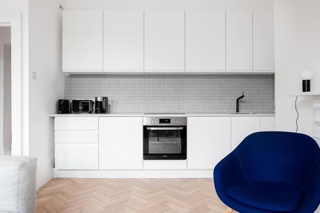 Апартаменты Spacious Georgian Pad - Free Parking - Walk To Бат Экстерьер фото